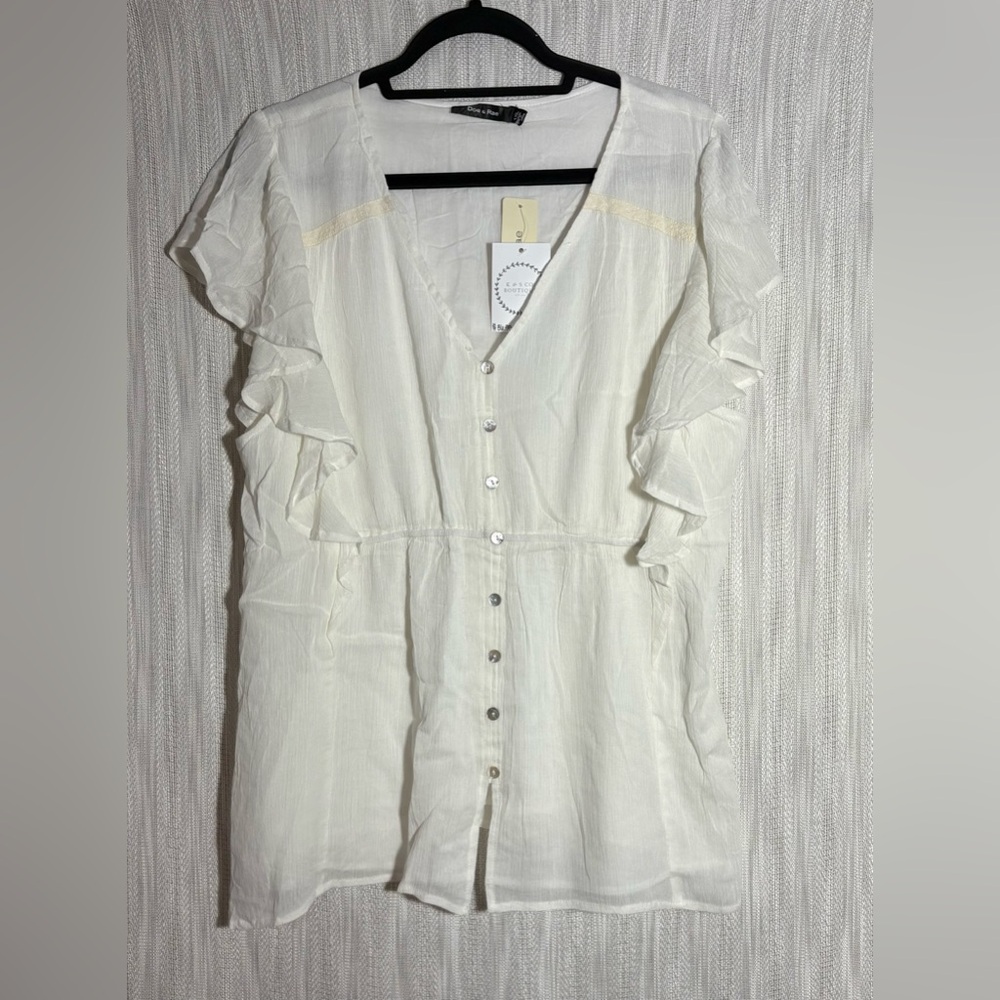 Doe & Rae White Button-Up Blouse